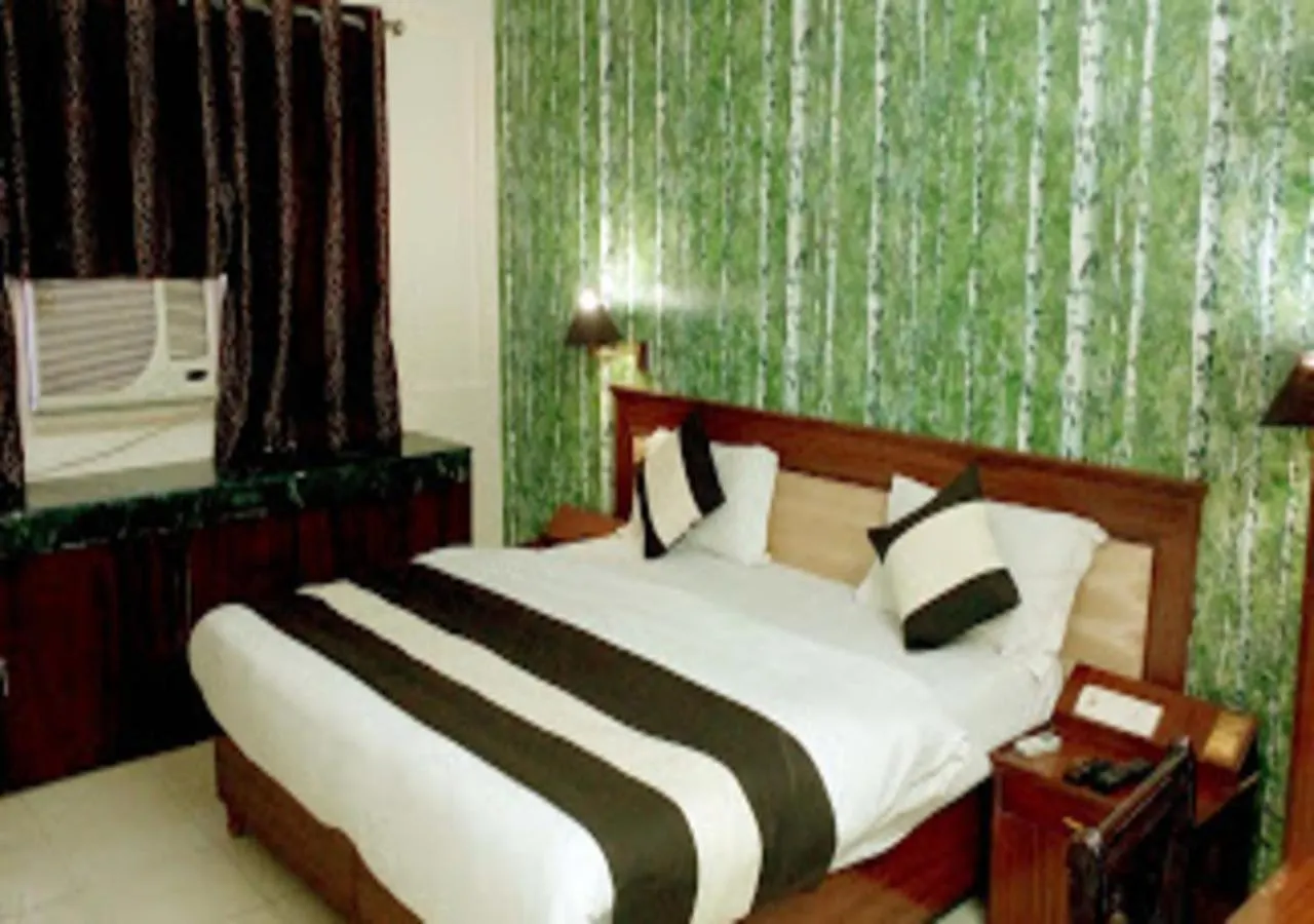 Nouva By Dcrest Hotel Agra  2*, Agra (Uttar Pradesh)