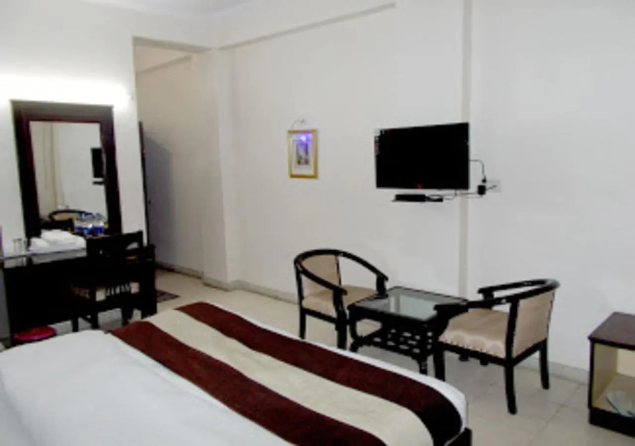 Nouva By Dcrest Hotel Agra
