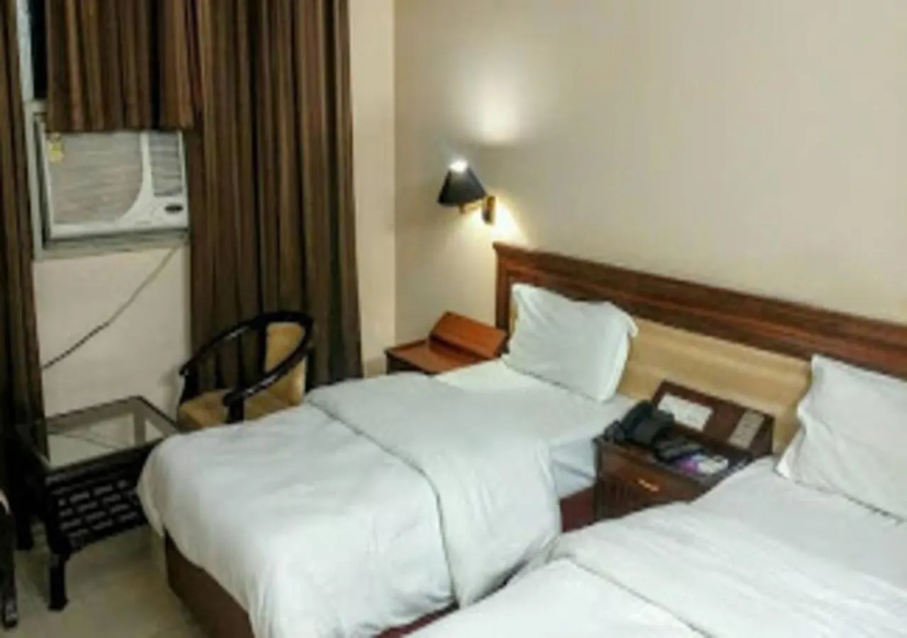 Nouva By Dcrest Hotel Agra