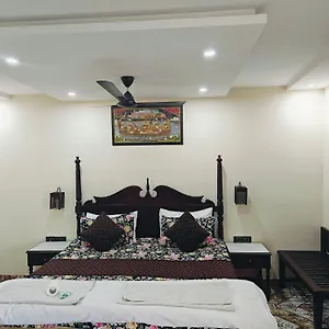 Tourist Hotel
